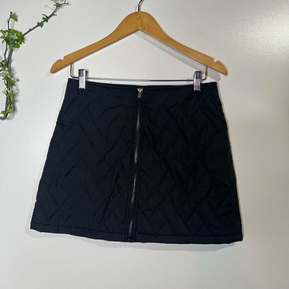 Steve Madden Black Quilted Warm Mini Skirt Front Zip - Picture 1 of 7
